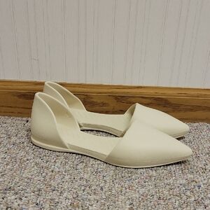 Native Cream Women's Audrey Flats Sz 7. Gorpcore Beach Coastal Vacation Summer